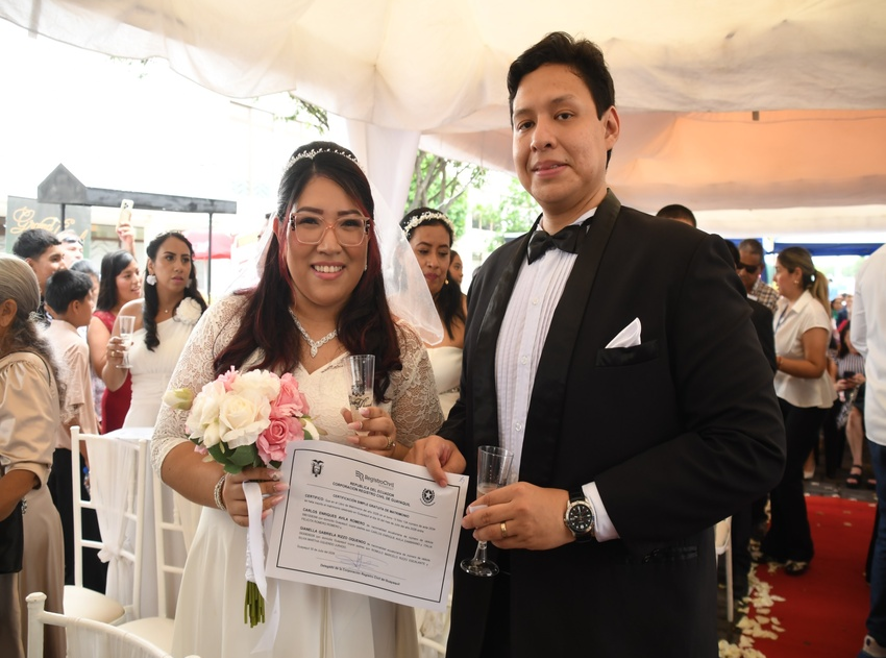 Parque Samanes fue escenario del “sí, acepto” en matrimonio colectivo del Registro Civil Municipal